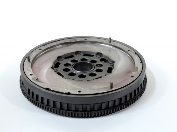 KOŁO DWUMASOWE SPRZĘGŁO VOLVO   415 0318 10 / 30725309